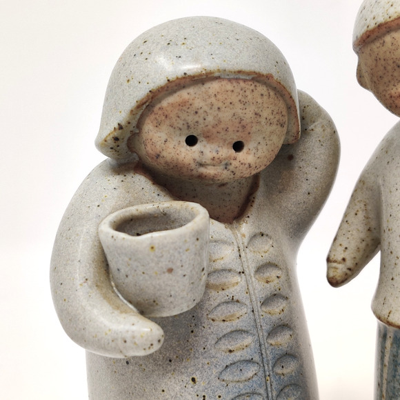 Japanese Pottery Stoneware Sweet Couple Holding Pots Blue Cream Cute Kawaii 5" - Picture 2 of 16